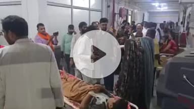 झांसी: रतनगढ़ जा रहे श्रद्धालुओं की दो ट्रॉली लगा ट्रैक्टर बुढ़ेरा घाट के पास पलटा, घायलों को झांसी मेडिकल में भर्ती कराया गया