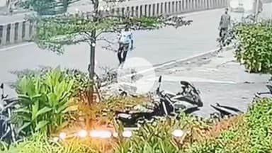 धनबाद/केंदुआडीह: बैंक मोड थाना क्षेत्र में अपराधियों ने 75 वर्षीय बुजुर्ग महिला से सोने की चूड़ियां और अंगूठी लूटी