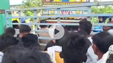 खंडवा नगर: मक्का के दाम को लेकर किसान भड़के, खंडवा अनाज मंडी का गेट बंद किया, समर्थन मूल्य की मांग