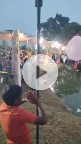 ग्राम सभा बसवार दूबे मे छठ ब्रत धूम धाम से मानते हुए