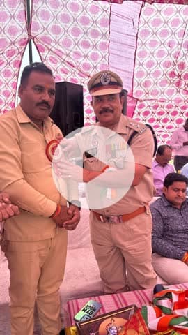 आज  छोटे भाई  #ठाकुर_अवनीश_सिंह_कुशवाह_जी के विद्यालय श्री R.P. Singh Public school में अपने शाहजहांपुर उ०प्र० के #जेलर_साहब आदरणीय #मिजाजी_लाल जी का मुख्य अतिथि के तौर पर आगमन हुआ साथ में मुझे भी रहने का मौक़ा मिला 
ठाकुर ओमवीर सिंह राठौर