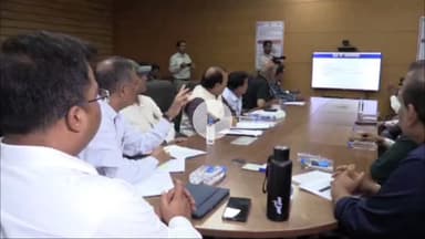 इंदौर: बिहार के बाद मध्यप्रदेश में भी SIR की तैयारी, मतदाता सर्वे को लेकर कलेक्टर ने की बैठक