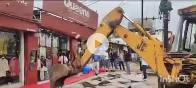 दुर्ग: सुपेला घंडी चौक से गदा चौंक तक अवैध अतिक्रमण पर भिलाई नगर निगम ने की बड़ी कार्रवाई