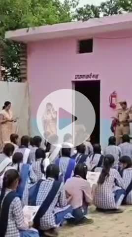 नौगावां सादात: पुलिस अधीक्षक अमरोहा अमित कुमार आनंद के निर्देश पर मिशन शक्ति के थाना नौगावां सादात छात्राओं को किया जागरूक