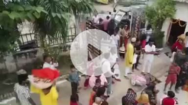 पट्टी: नगर पंचायत क्षेत्र के पुरानी पट्टी पार्क में भव्य छठ पूजन कार्यक्रम का आयोजन किया गया