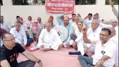 चूरू: चूरू में अखिल भारतीय किसान सभा ने प्रदर्शन किया, मुख्यमंत्री का नाम देते हुए ज्ञापन सौंपा