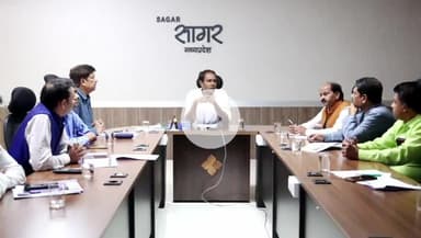 सागर नगर: कलेक्ट्रेट सभा कक्ष में निर्वाचक नामावली के विशेष गहन पुनरीक्षण 2026 पर दलों की बैठक संपन्न