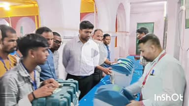 मुंगेर: जिला निर्वाचन पदाधिकारी सह जिलाधिकारी ने ईवीएम (EVM) कमीशनिंग कार्य का किया निरीक्षण