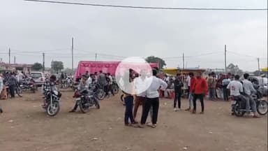 झालरापाटन: राज्य स्तरीय चंद्रभागा कार्तिक मेले में भूखंड आवंटन प्रक्रिया के दूसरे दिन कोट, कपड़ा बाजार में भूखंडों की नीलामी हुई