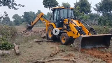 जतारा: रामनगर में वन भूमि से अतिक्रमण हटाने के लिए रेंजर ने चलाया बुलडोजर, 10 हेक्टेयर भूमि कराई मुक्त