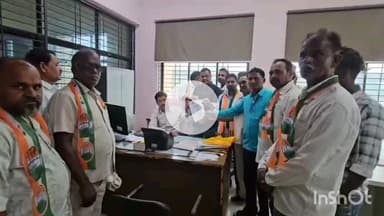 કુકરમુંડા: કુકરમુંડા તાલુકા કોંગ્રેસ સમિતિ દ્વારા મામલતદારને આવેદનપત્ર આપવામાં આવ્યું.