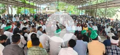 #पराली_जलाने पर मुकदमा दर्ज होने के विरोध में किसानों ने #मध्यप्रदेश सरकार को दिखाई अपनी ताकत।#पनागर_जबलपुर 
@farmers showed their strength to the #MadhyaPradesh government in protest against filing of cases for burning stubble.