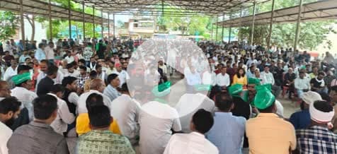 #पराली_जलाने पर मुकदमा दर्ज होने के विरोध में किसानों ने #मध्यप्रदेश सरकार को दिखाई अपनी ताकत।#पनागर_जबलपुर 
@farmers showed their strength to the #MadhyaPradesh government in protest against filing of cases for burning stubble. #P