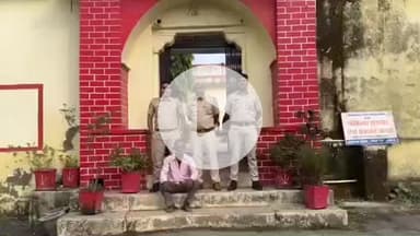 झौथरी: धंबोला पुलिस ने अवैध शराब तस्करी के मामले में लंबे समय से फरार वाहन स्वामी को किया गिरफ्तार