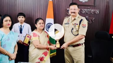 शाहजहांपुर: सुदामा प्रसाद बाल विद्या मन्दिर कन्या इण्टर कालेज, शाहजहाँपुर के छात्र-छात्राओं को किया गया सम्मानित