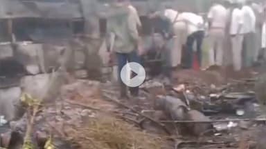 पूरनपुर: शेरपुर कला में छाया मातम: एक साथ उठा पिता-पुत्री का जनाजा, बस में झुलसने से हुई मौत