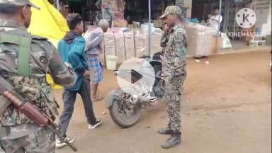 घाघरा: घाघरा थाना के पास पुलिस ने चलाया वाहन जांच अभियान, 2 दर्जन से अधिक दोपहिया वाहन ज़ब्त