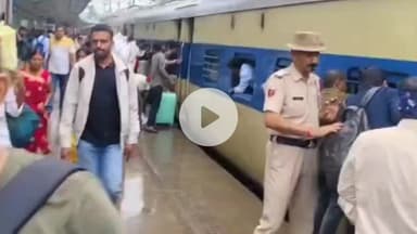 गया टाउन सीडी ब्लॉक: गया रेलवे जंक्शन पर छठ बाद लौटने वालों के लिए बढ़ी सुरक्षा, RPF जवानों की तैनाती