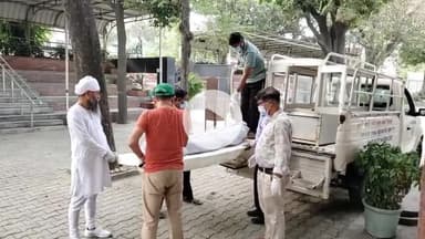 जगाधरी: सदर पुलिस द्वारा मिले लावारिस शव का शिव सेवा समिति ने यमुना घाट पर किया अंतिम संस्कार