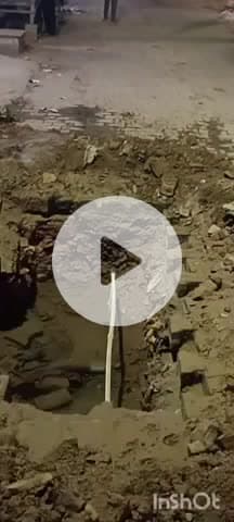 हाथरस: किला गेट स्थित सड़क पर खुली सीवर लाइन के गड्ढे को बंद करने के लिए 8 साल के बच्चे ने डीएम से लगाई गुहार, वीडियो वायरल