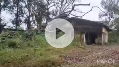 चकाई: चकाई बाजार के बूथ 336 और 337 का भवन जर्जर, ग्रामीणों में आक्रोश