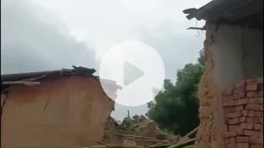 पीपलदा: इटावा कस्बे के वार्ड 6 में दीवार गिरने से दबकर महिला की मौत, पसारा मातम, 2 नवम्बर को थी बेटी की शादी