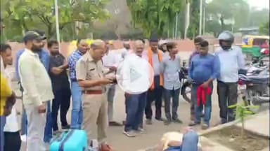 मिर्ज़ापुर: रेलवे स्टेशन मिर्जापुर के बाहर के परिसर में एक युवक अचेत अवस्था में मिला, मचा हड़कंप, मौके पर पहुंची पुलिस