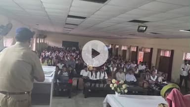 मड़ियाहू: मड़ियाहूं पीजी कॉलेज में क्षेत्राधिकारी के नेतृत्व में नए कानूनों के प्रति जागरूकता अभियान का आयोजन