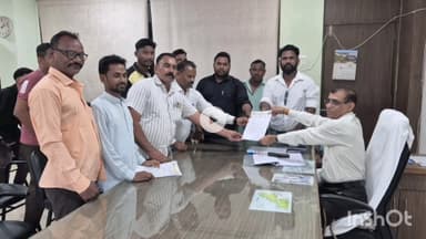 ઉચ્છલ: ઉચ્છલ તાલુકા કોંગ્રેસ સમિતિ દ્વારા મામલતદારને આવેદનપત્ર આપવામાં આવ્યું.