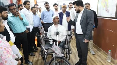 रामपुर: दिव्यांगजन सशक्तीकरण के लिए जिलाधिकारी की त्वरित पहल, जनता दर्शन में अहमद शाह को मिली ट्राई साइकिल और बैशाखी