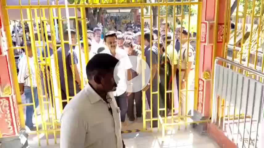 கமுதி: பசும்பொன் முத்துராமலிங்கத் தேவர் நினைவிடத்தில் தமிழக முதலமைச்சர் மரியாதை