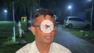 बहराइच: भरथापुर घटना स्थल पर IG अमित पाठक ने रेस्क्यू कार्य का लिया जायजा, नाव टूटे पेड़ की टहनी से टकराकर पलटी, 8 लोग लापता