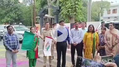 मुंगेर: समाहरणालय के पास से डीएम और एसपी ने मतदाता जागरूकता अभियान को हरी झंडी दिखाकर किया रवाना