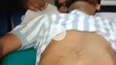 नौगावां सादात: मामूली विवाद के चलते युवक पर धारदार हथियार से किया हमला, हालत गंभीर, परिजनों ने वीडियो किया वायरल