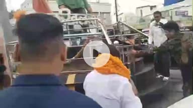 खूंटी: झारखंड के स्वास्थ्य मंत्री डॉ. इरफान अंसारी खूंटी पहुंचे, कांग्रेसी कार्यकर्ताओं ने किया स्वागत