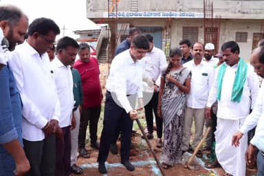 రాజంపేట: రాజంపేటలో పారిశుద్ధ్య పనులను పరిశీలించి,ఇందిరమ్మ ఇండ్ల నిర్మాణపనులు త్వరగా పూర్తిచేయాలని ఆదేశించిన జిల్లా కలెక్టర్