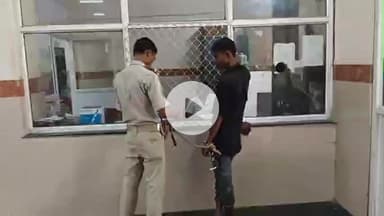 कटिहार: भोरा बाड़ी में 24 लीटर देसी शराब के साथ एक तस्कर गिरफ्तार, मेडिकल जांच के बाद भेजा जेल