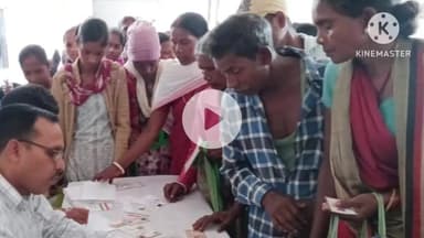 घाघरा: घाघरा ब्लॉक परिसर में जन शिकायत निवारण दिवस का आयोजन, बीडीओ ने सुनीं लोगों की समस्याएँ