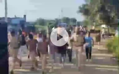 రాజోలి: రాజోలీ మండల పరిధిలోని విద్యార్థులతో రన్ ఫర్ యూనిటీ కార్యక్రమం నిర్వహించిన ఎసై గోకారి