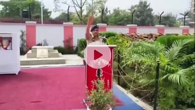 रामपुर: शुक्रवार को पुलिस लाइन में सरदार वल्लभभाई पटेल की 150वीं जयंती पर पुलिस अधीक्षक ने पुलिस कर्मियों को दिलाई शपथ