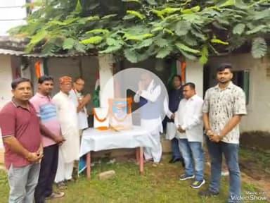 देवघर: कांग्रेस कार्यालय में मनाई गई भारत के प्रथम उप प्रधानमंत्री की जयंती एवं इंदिरा गांधी की शहादत दिवस