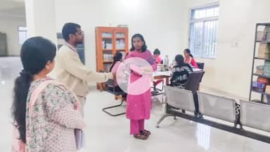 खूंटी: उपायुक्त ने ज़िला मुख्यालय स्थित बिरसा मुंडा ज़िला पुस्तकालय का औचक निरीक्षण किया