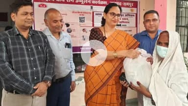 रामपुर: शुक्रवार को सीएमओ कार्यालय पर 50 टी.बी. रोगियों को वितरित की गई पोषण पोटली