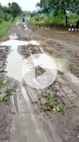 नाहर घट्टा ग्राम पंचायत के चंद्रपुरा गांव की सड़क पूरी तरह से क्षतिग्रस्त हो चुकी है @cm