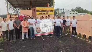 कनवास: कनवास पुलिस ने रन फॉर यूनिटी का आयोजन किया, थानाधिकारी ने दिखाई हरि झंडी, राष्ट्र की एकता और अखंडता की शपथ ली