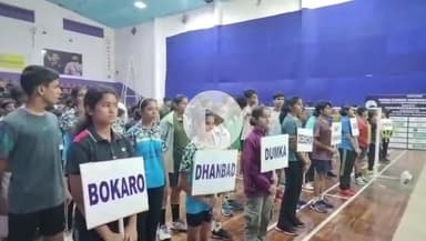 धनबाद/केंदुआडीह: धनबाद इंडोर बैडमिंटन में चैम्पियनशिप का आयोजन, 17 जिलों के खिलाड़ियों का चयन कर बनेगी झारखंड टीम