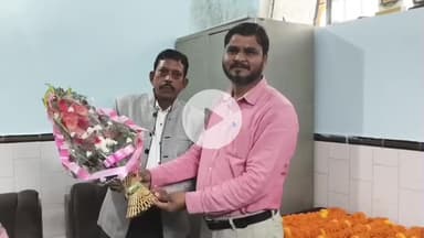 रामपुर: शहीद-ए आजम स्टेडियम के बड़े बाबूजी 31 साल 1 दिन बाद सेवानिवृत्त हुए, उन्हें पूरे सम्मान के साथ विदा किया गया