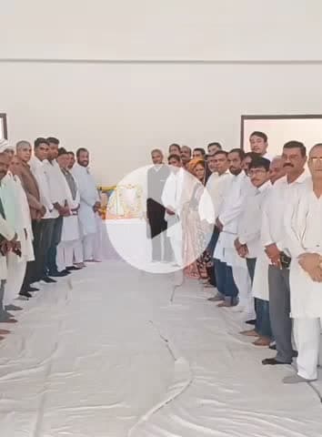 अलवर: अलवर कांग्रेस कार्यालय में मनाई गई लोह पुरुष पटेल की जयंती और इंदिरा गांधी की पुण्यतिथि, आयोजित हुई श्रद्धांजलि सभा