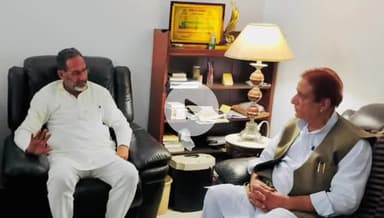 रामपुर: सपा के प्रवक्ता राजकुमार भाटी ने जौहर विश्वविद्यालय में सपा के वरिष्ठ नेता आजम खान से मिलकर उनका हाल-चाल जाना