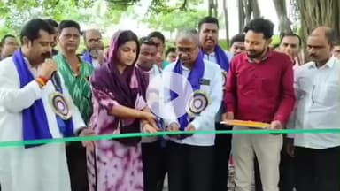 সুতি ১: সুতি-১ ব্লকের আহিরণ গঙ্গা ব্রিজ থেকে সুজনীপাড়া পর্যন্ত রাস্তার উন্নয়ন কাজের শুভ শিলান্যাস করেন সাংসদ খলিলুর রহমান